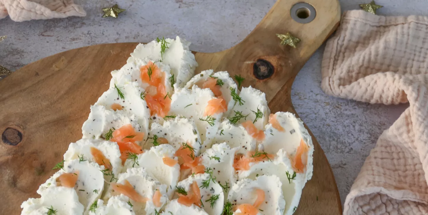 Dips salés au fromage fouetté et saumon fumé