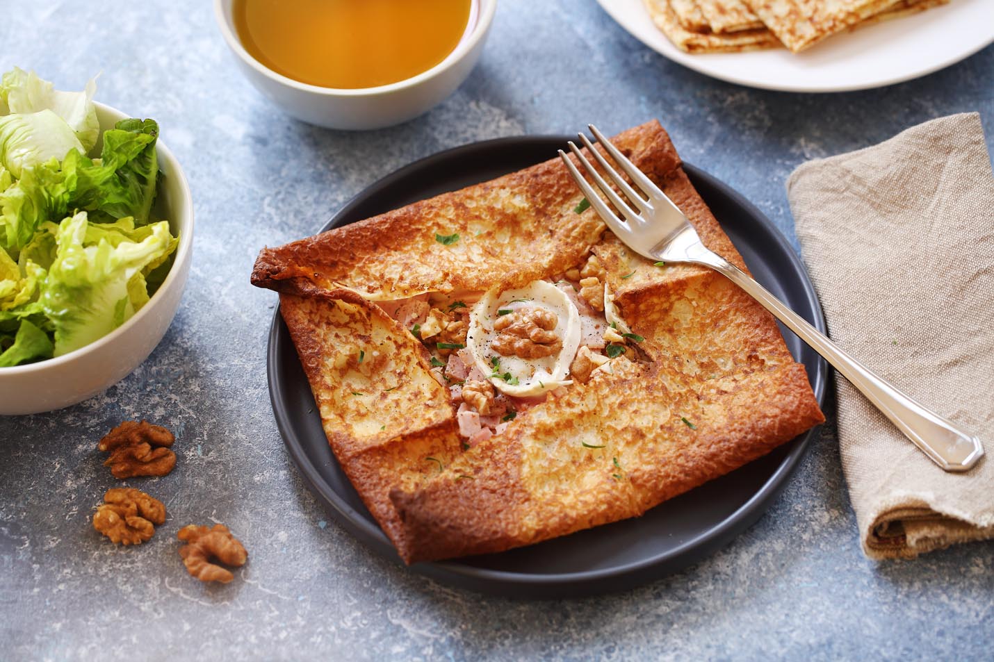 Crêpes jambon, chèvre et noix