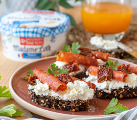 Tartine fromage fouetté chorizo tomate sechée