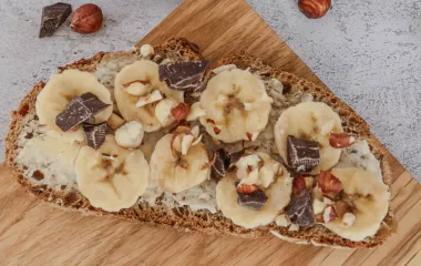 Tartine banane, chocolat et noisettes beurre paysan breton