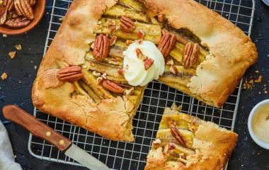 Tarte rustique banane & noix de pécan et fromage fouetté madame loik