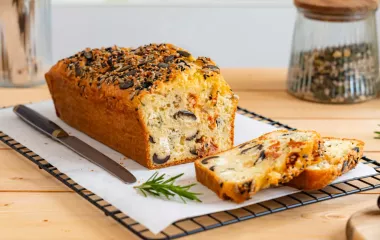 Cake olives, feta et tomates séchées