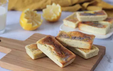 Financiers au Lait Ribot, citron et graines de pavot