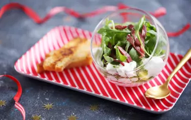 Verrines salade de magret et chantilly noix-figue