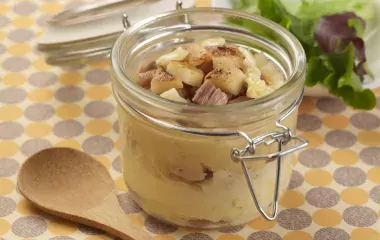 Parmentier à l'andouille de Guéméné, camembert et pommes