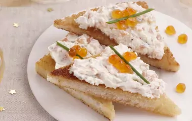 Toasts de mousse aux deux saumons et Fromage Fouetté Madame Loïk Echalote Ciboulette
