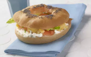 Bagel with Madame Loïk Whipped Cheese, salmon and egg