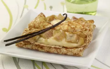 Crêpes La Vanillée et mousseline à la rhubarbe