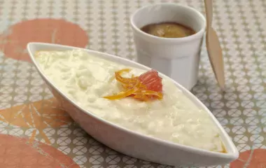 Gâteau de riz au caramel de pamplemousse