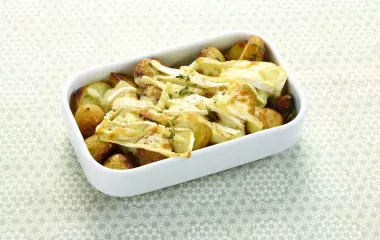 Gratin de pommes de terre grenaille au thym et Brie fondant