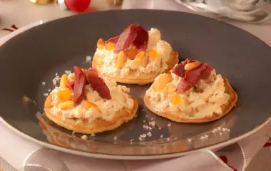 Blinis périgourdins aux gésiers confits et abricots secs