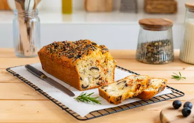 Cake olives, feta et tomates séchées