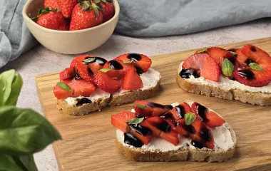 recette tartine fromage fouetté nature madame loik fraises et basilic