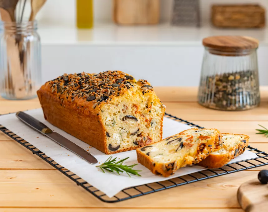 Cake olives, feta et tomates séchées