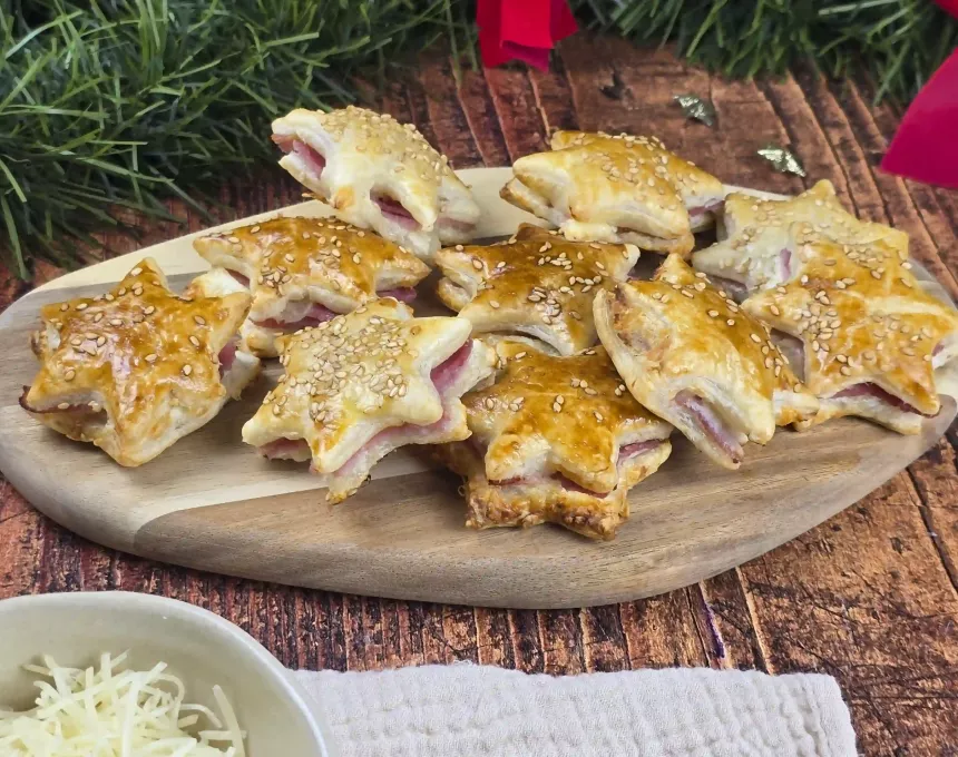 Feuilleté salé étoile jambon et emmental râpé