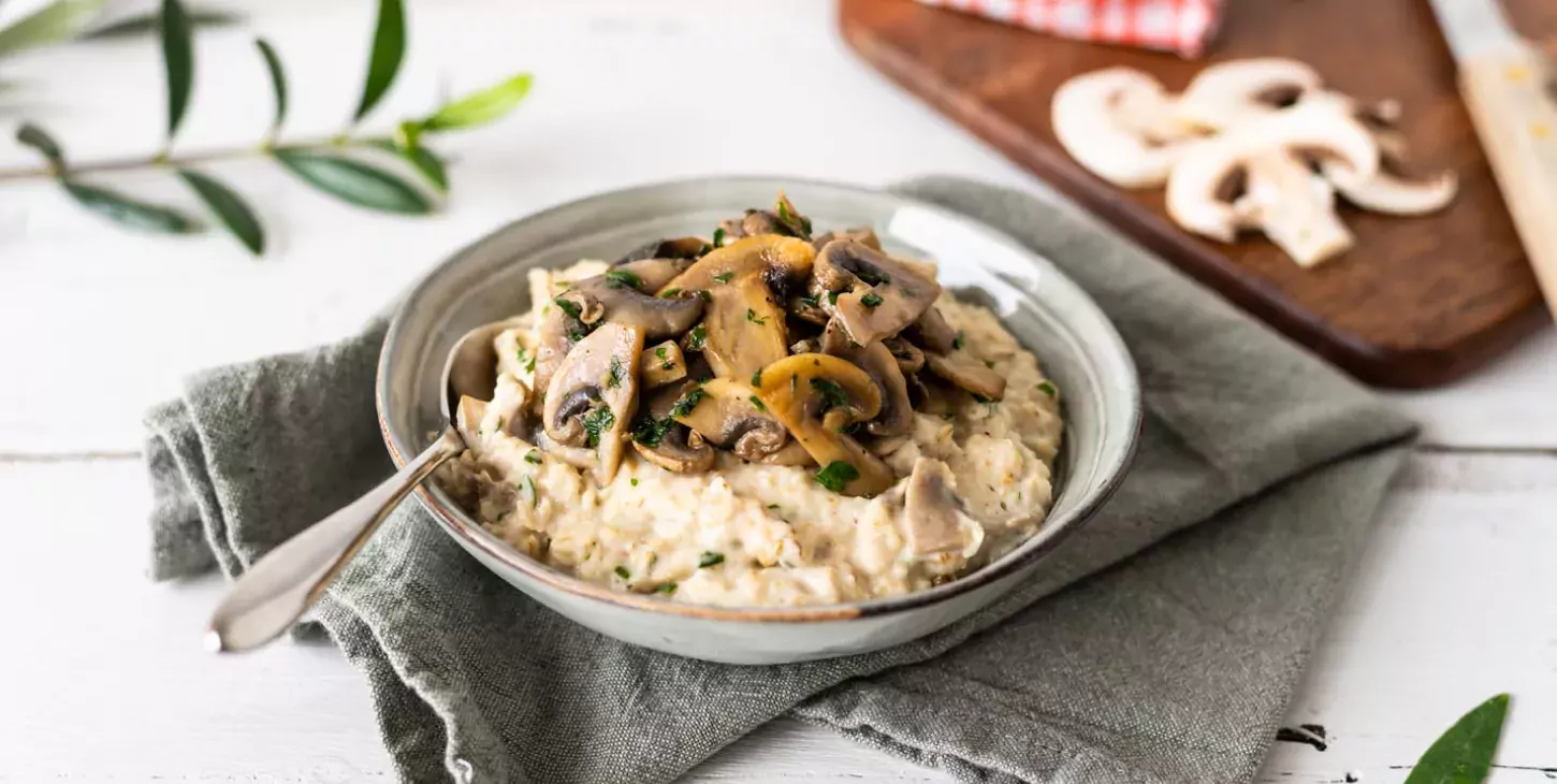 Porridge salé aux champignons en persillade