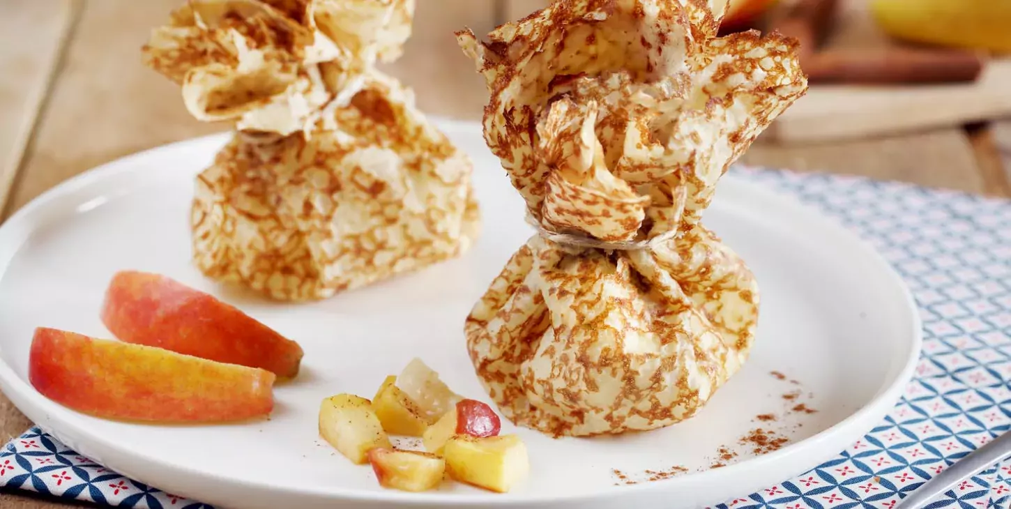 Aumônières de crêpes chocolat poire et caramel • Autour du Sucre