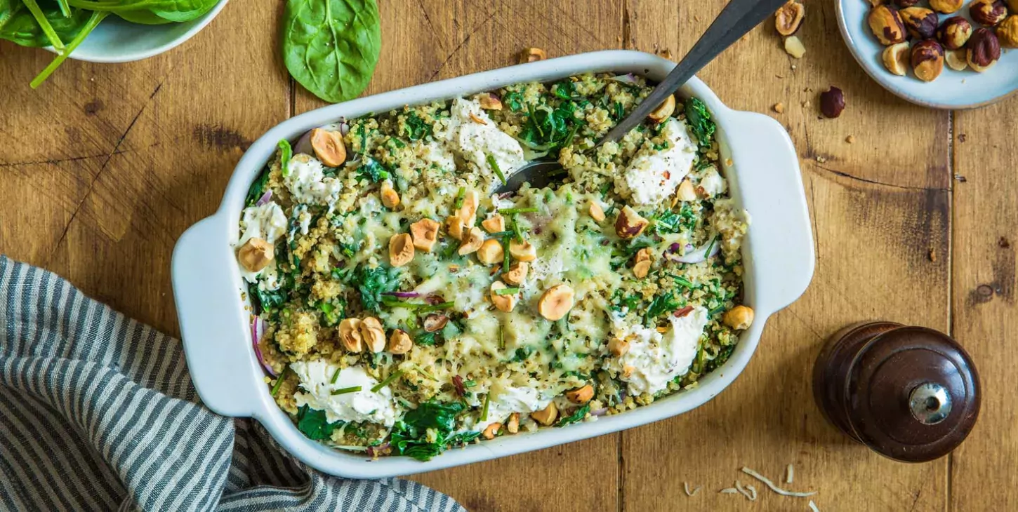 Gratin de quinoa épinard et noisettes a l'emmental et au fromage fouette madame loik