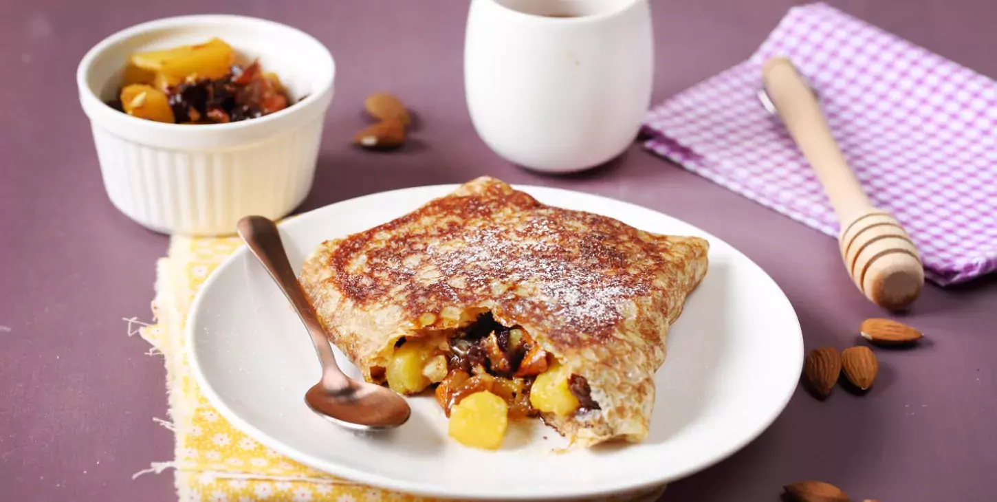 Pastilla van pannenkoeken met vanille en ananas