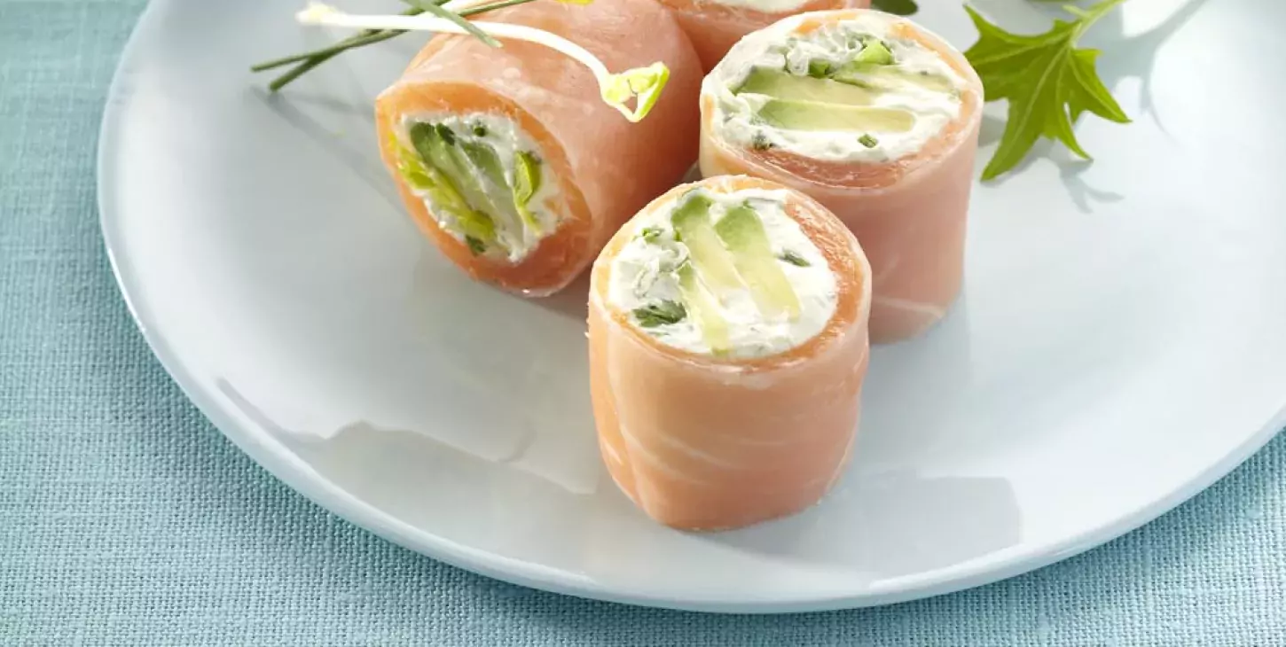 Shallot & Chive Whipped Cream, Smoked Salmon and Avocado Spring Rolls