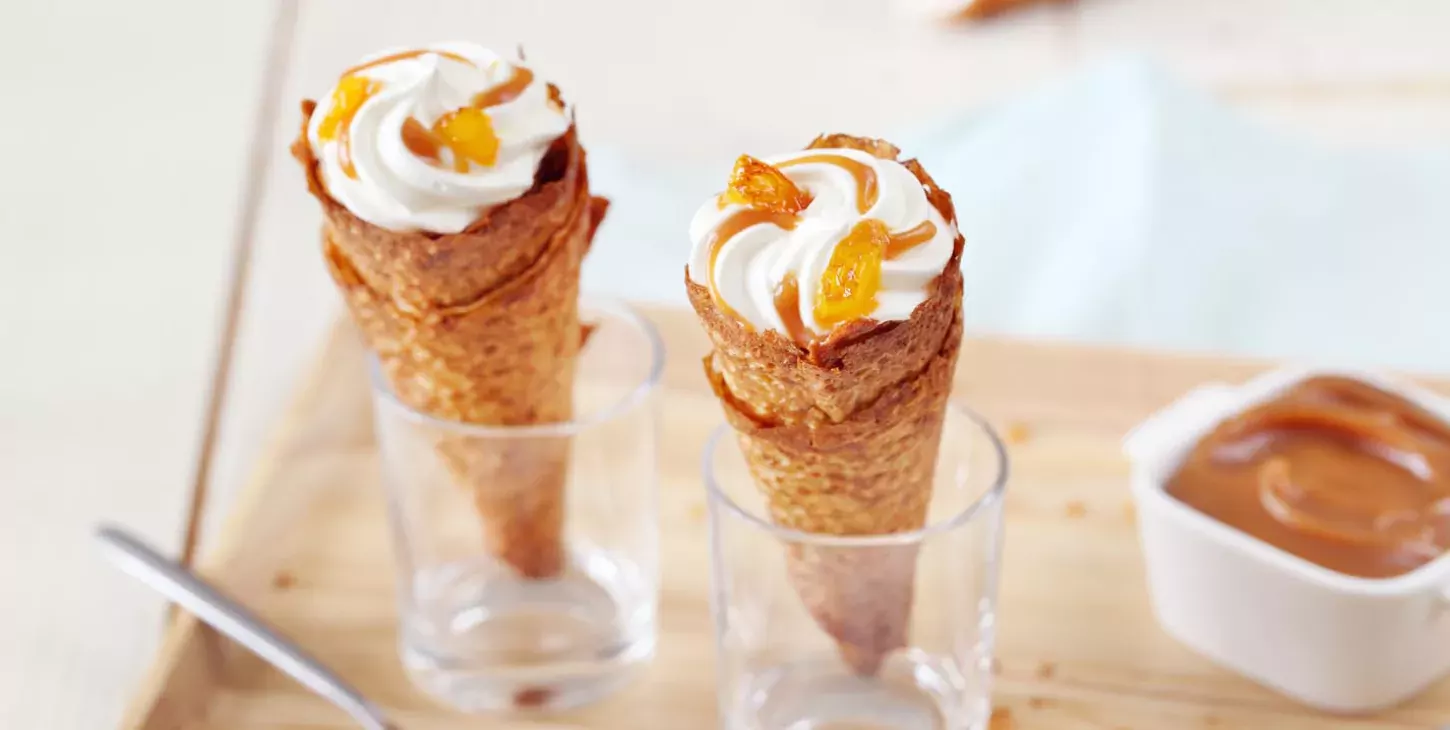 Cornets de crêpes à l’orange, Grand Marnier et chantilly