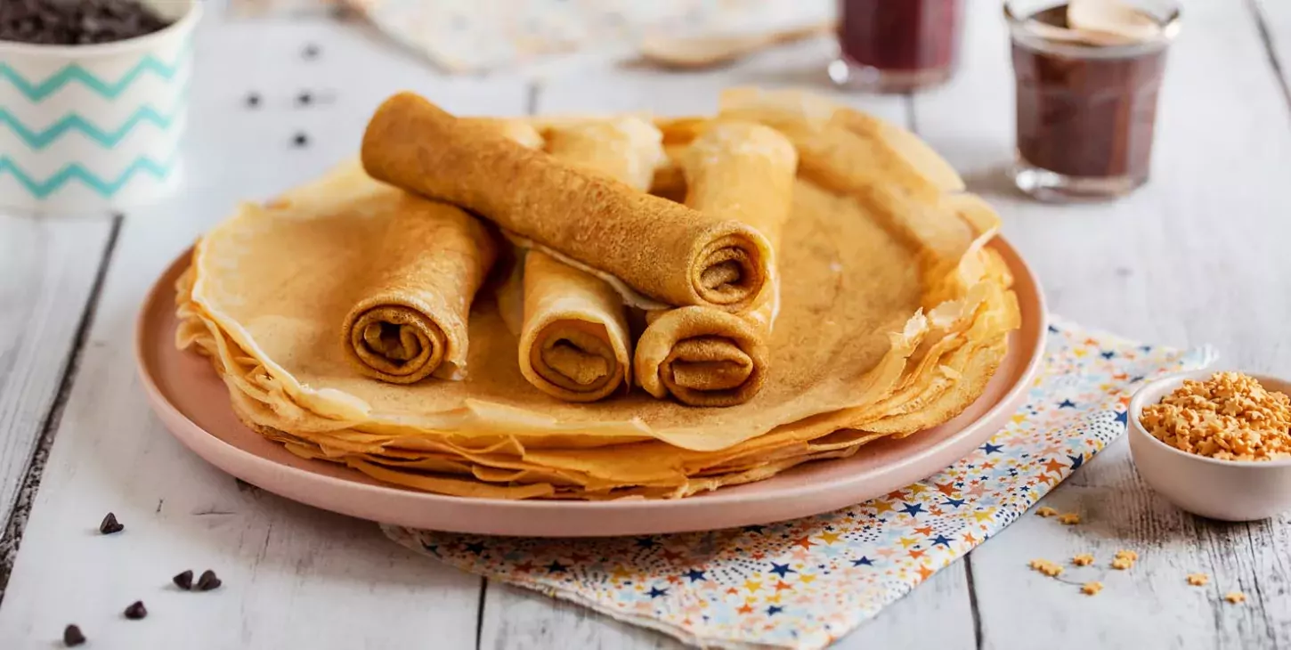 Pâte à crèpes moelleuse riche en oeufs : Recette de Pâte à crèpes