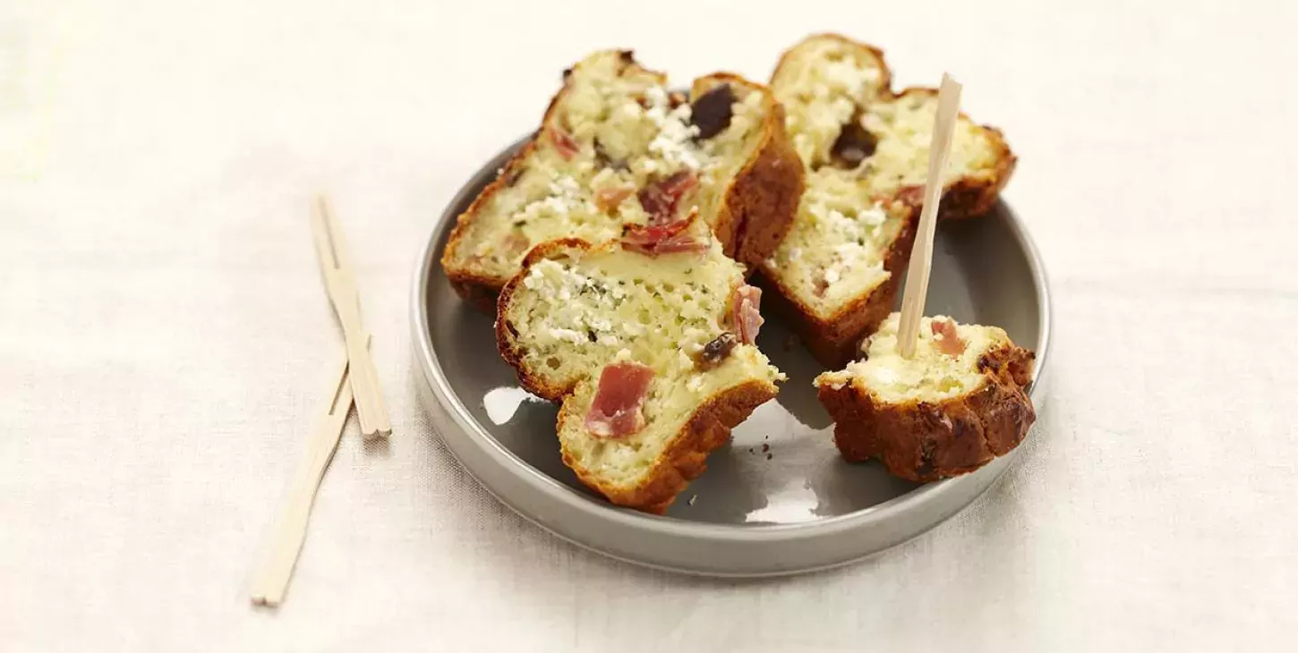 Cake jambon cru, figues et Fromage Fouetté Ail et Fines Herbes