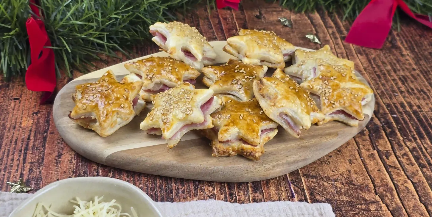 Feuilleté salé étoile jambon et emmental râpé
