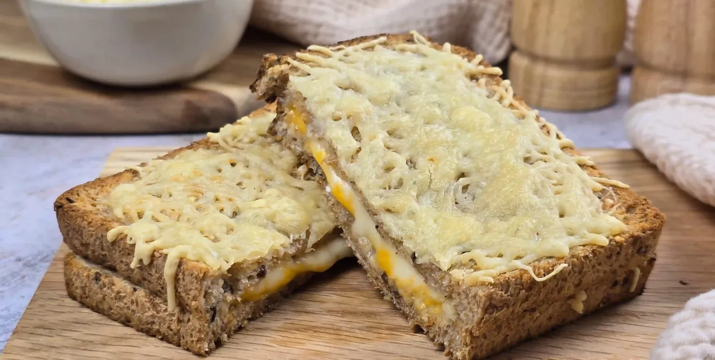 Grilled Cheese emmental râpé et cheddar