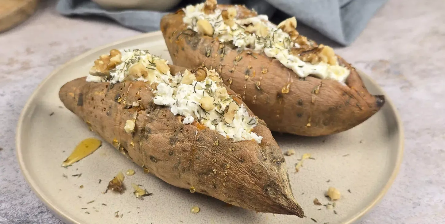 Patate douce farçie fromage fouetté, noix, thym et miel 