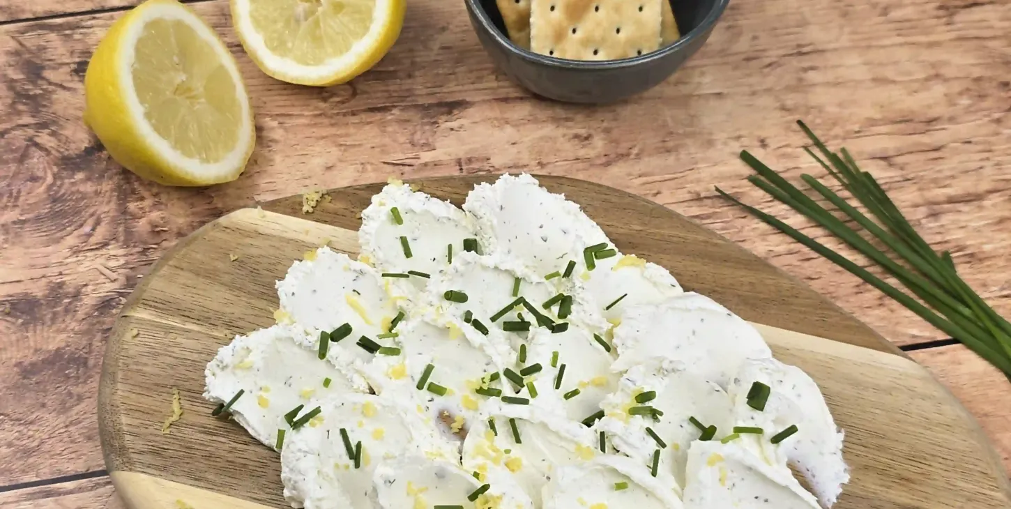 Pétales de Fromage Fouetté, citron et ciboulette